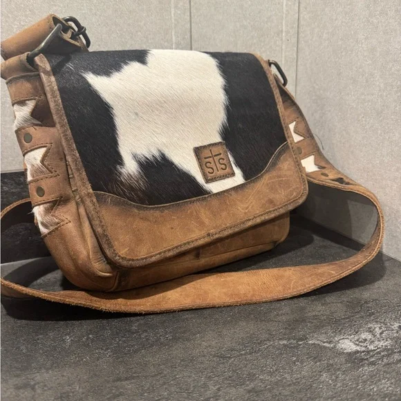 STS Ranchwear Tan and Black Leather Messenger Bag (conceal carry) - Picture 6 of 6